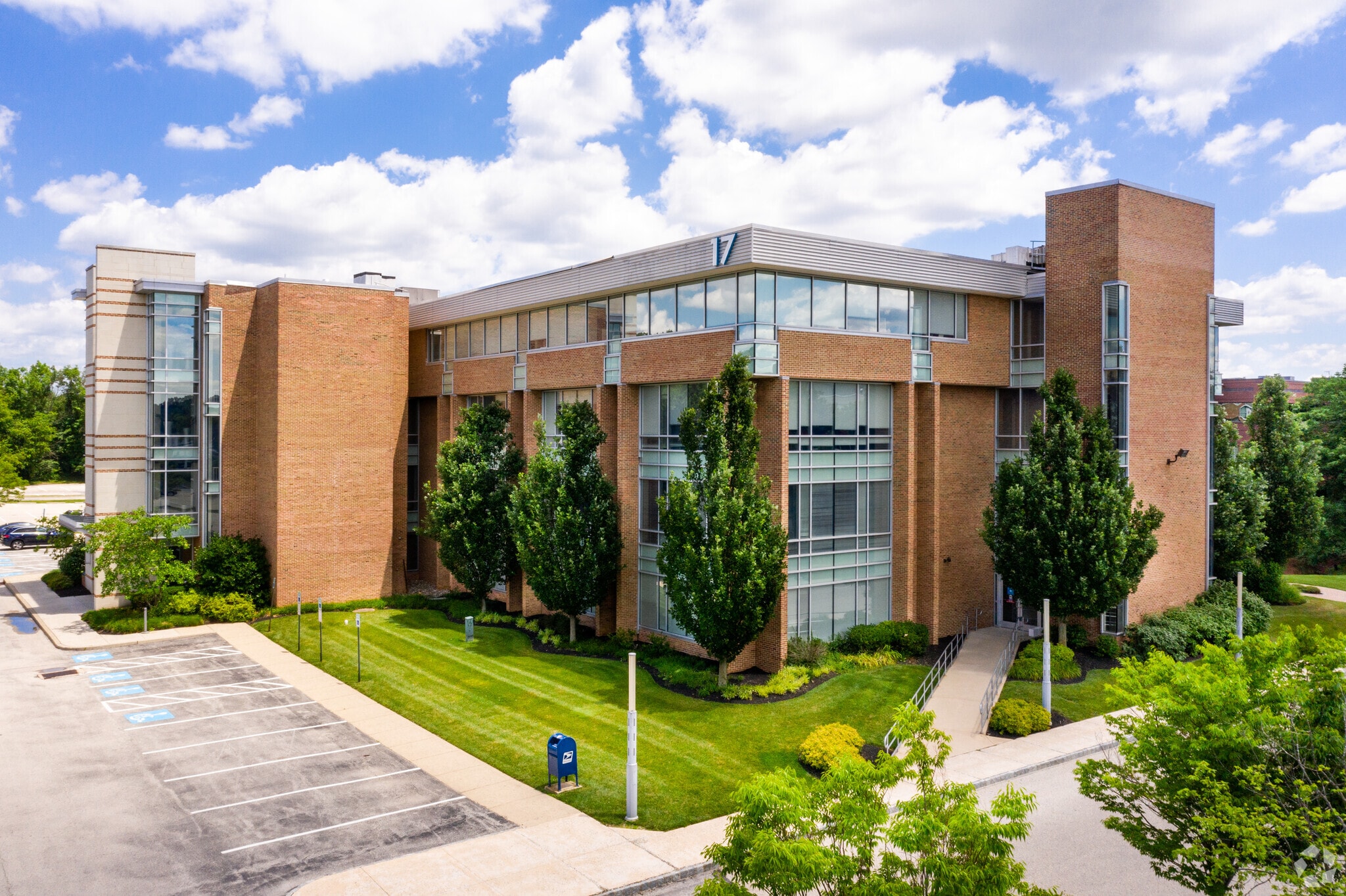 1777 Sentry Pky W, Blue Bell, PA for lease Building Photo- Image 1 of 8