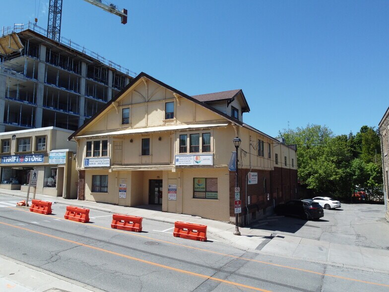 72 Mill St, Halton Hills, ON à vendre - Photo du bâtiment - Image 2 de 33