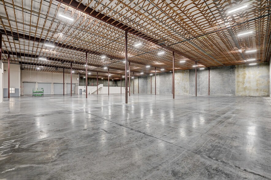 3955 W Sunset Rd, Las Vegas, NV à louer - Photo du bâtiment - Image 2 de 8