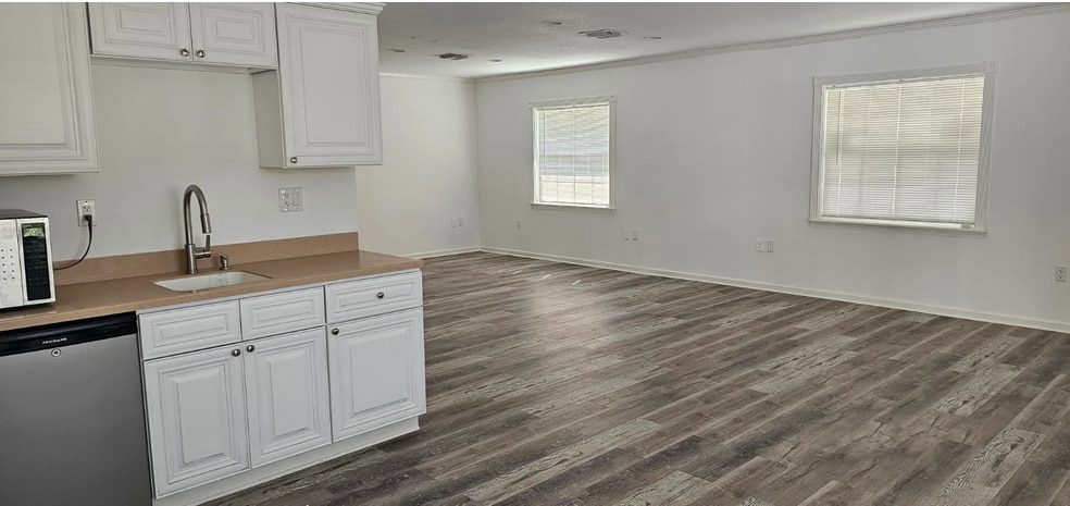 4107 26th St W, Bradenton, FL for lease - Interior Photo - Image 2 of 4