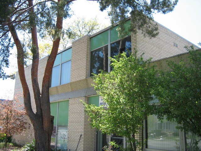 429 Livernois St, Ferndale, MI à louer - Photo du bâtiment - Image 2 de 7