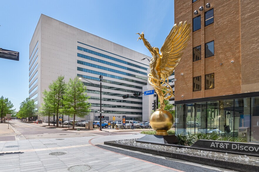 1301 Young St, Dallas, TX à louer - Photo du bâtiment - Image 3 de 23