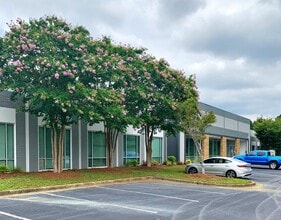 3800 Camp Creek Pky SW, Atlanta, GA for lease Building Photo- Image 1 of 2