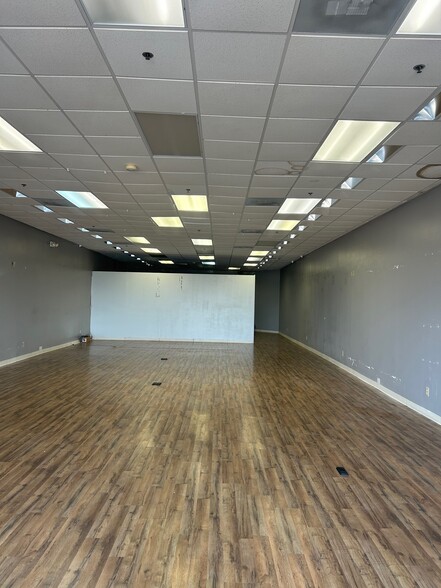 910-944 S State St, Clarksdale, MS for lease - Interior Photo - Image 3 of 3