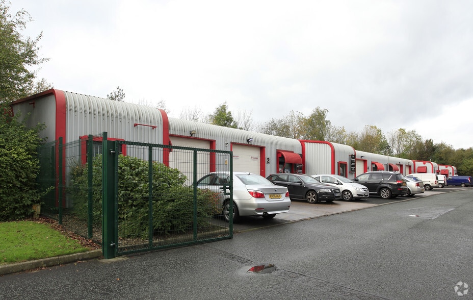 Leacroft Rd, Warrington à louer - Photo principale - Image 1 de 2