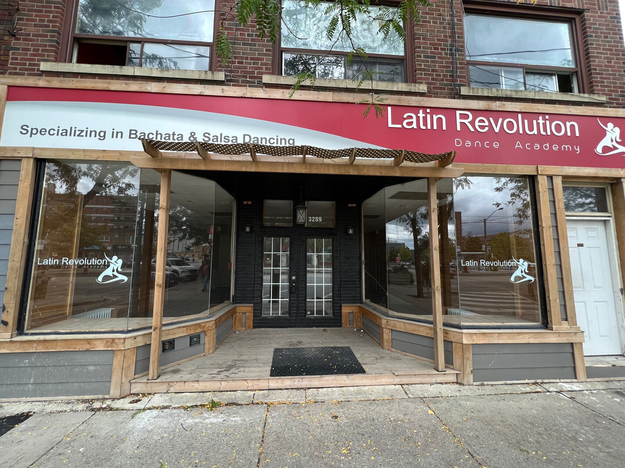 3289 Lake Shore Blvd W, Toronto, ON for sale Building Photo- Image 1 of 1