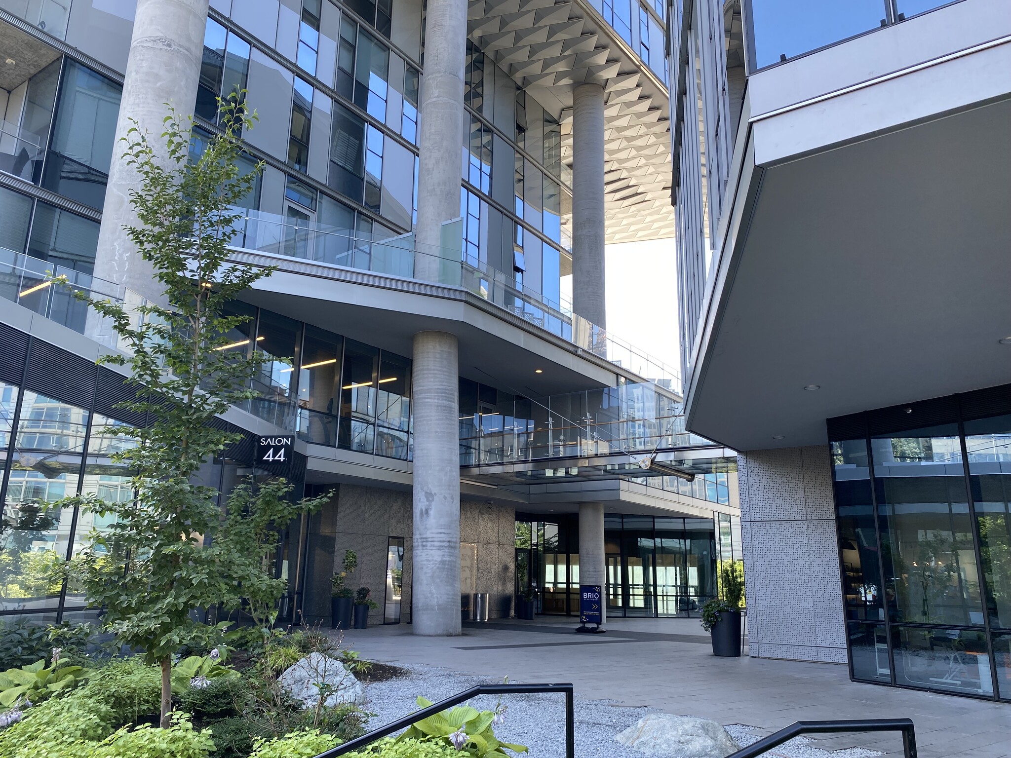 11130 NE 10th St, Bellevue, WA à louer Photo du bâtiment- Image 1 de 2