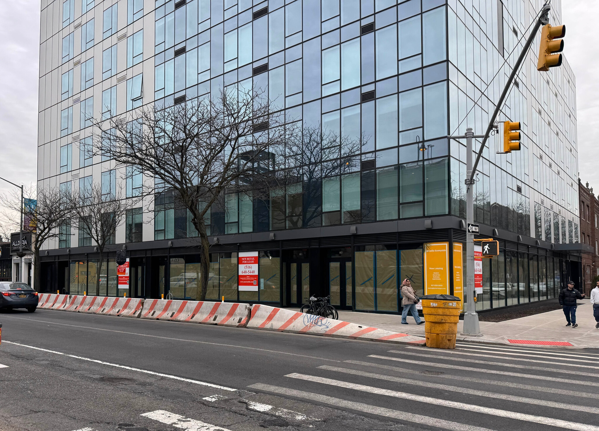 45-02 Queens Blvd, Sunnyside, NY for lease Primary Photo- Image 1 of 3