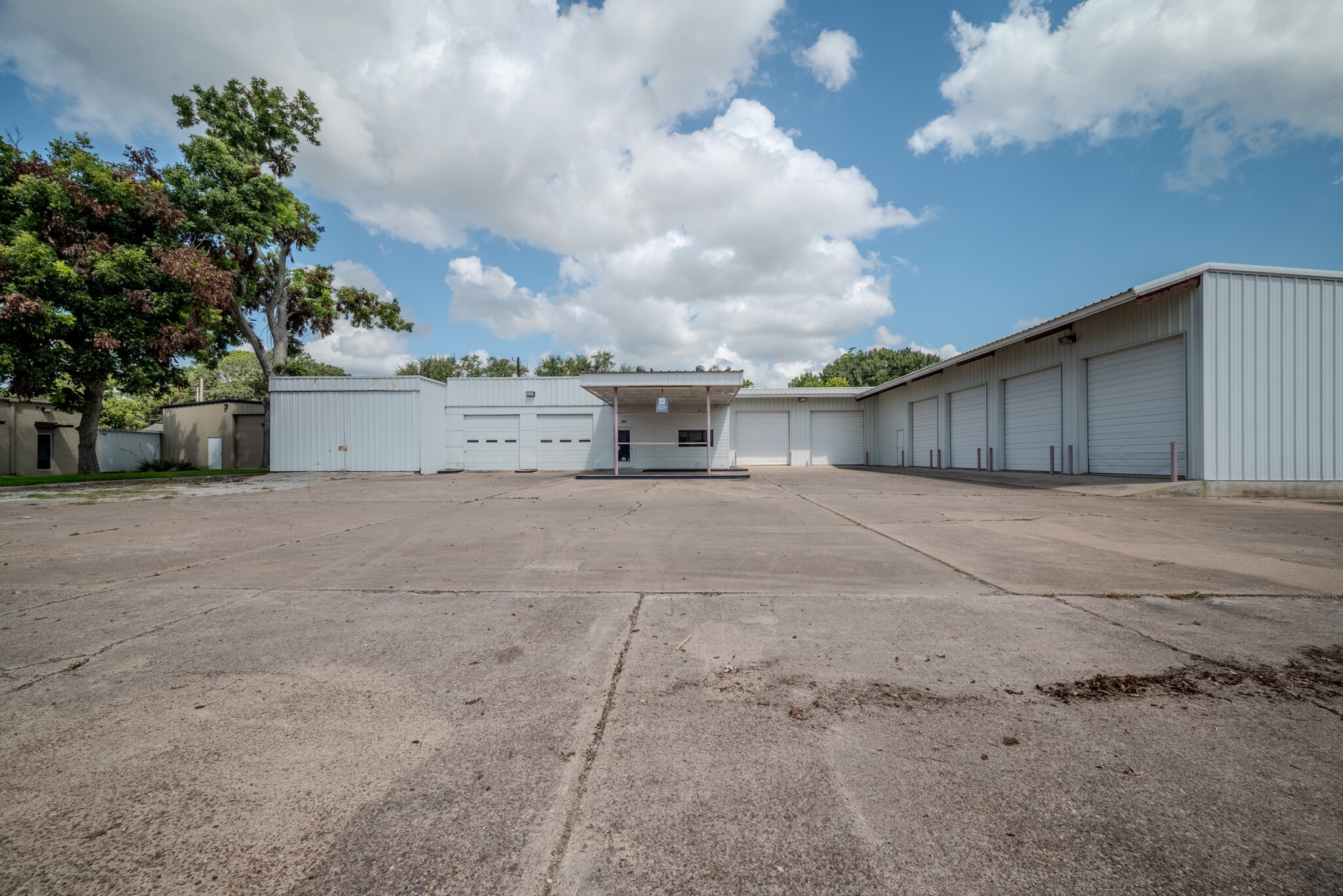 619 E Jackson St, El Campo, TX for lease Primary Photo- Image 1 of 54