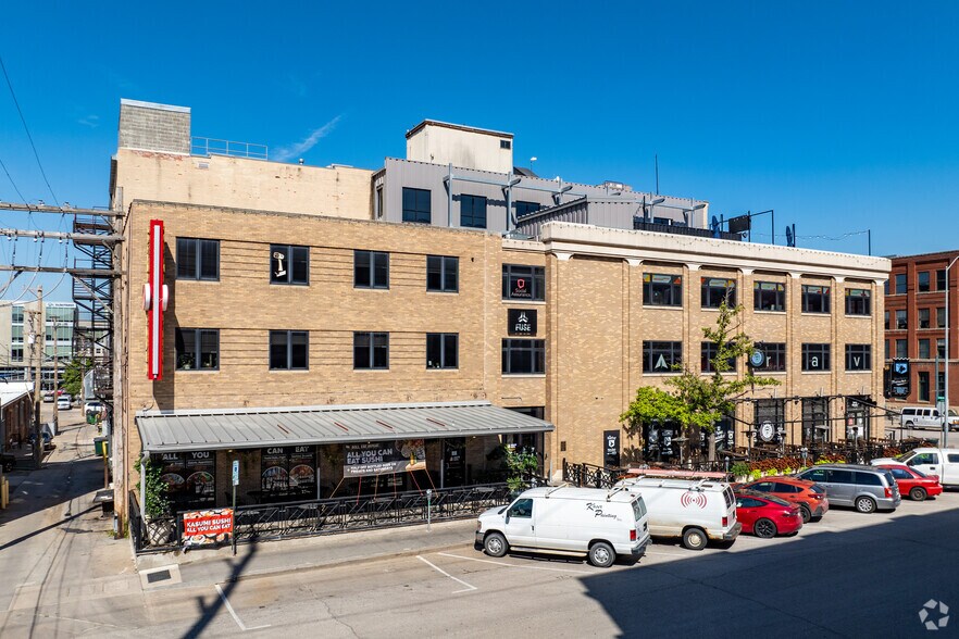 151 N 8th St, Lincoln, NE à louer - Photo du bâtiment - Image 3 de 10