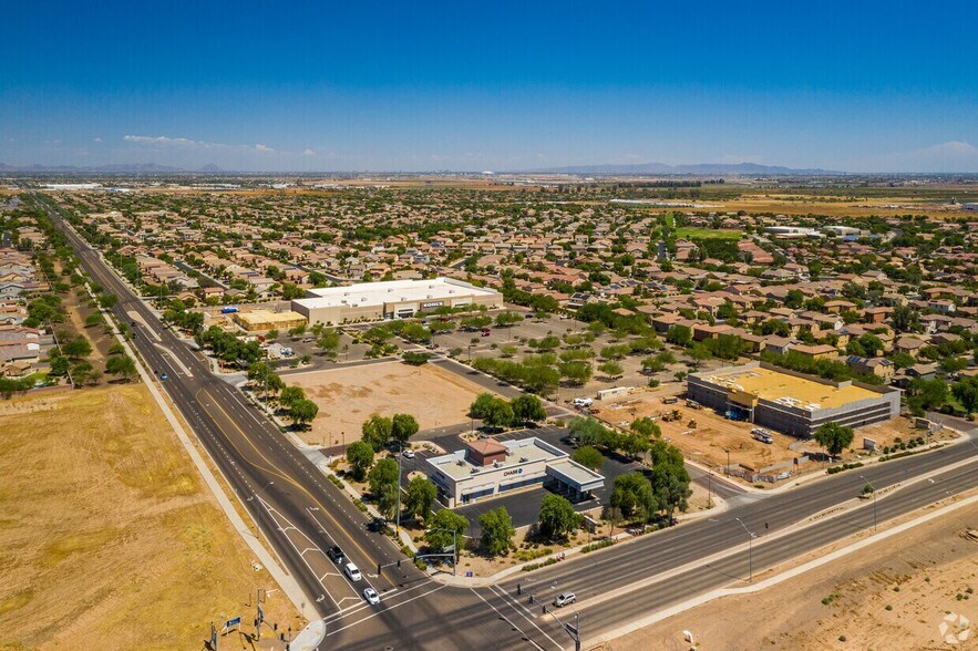 15357 W Cactus Rd, Surprise, AZ à louer - Photo du bâtiment - Image 2 de 8