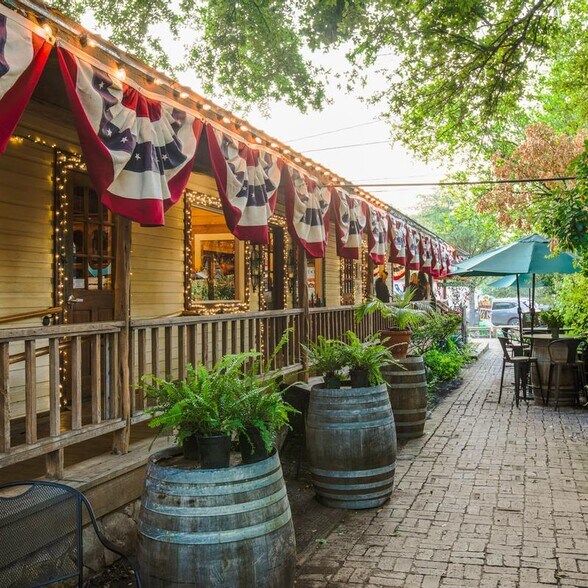 314 Wimberley Sq, Wimberley, TX for sale - Building Photo - Image 3 of 5