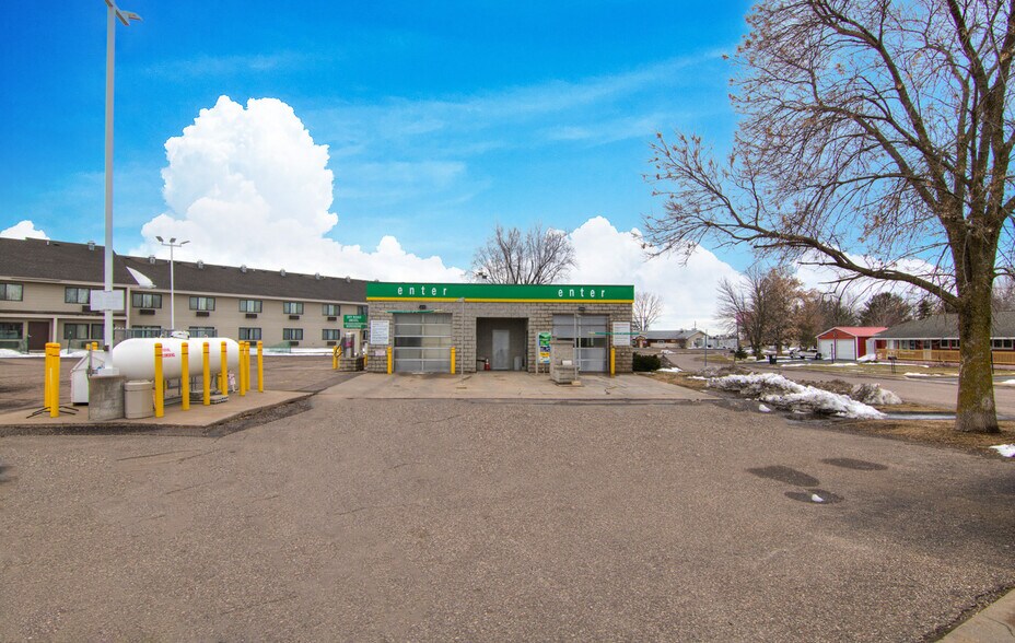 101 W Hill St, Thorp, WI à louer - Photo du bâtiment - Image 2 de 11