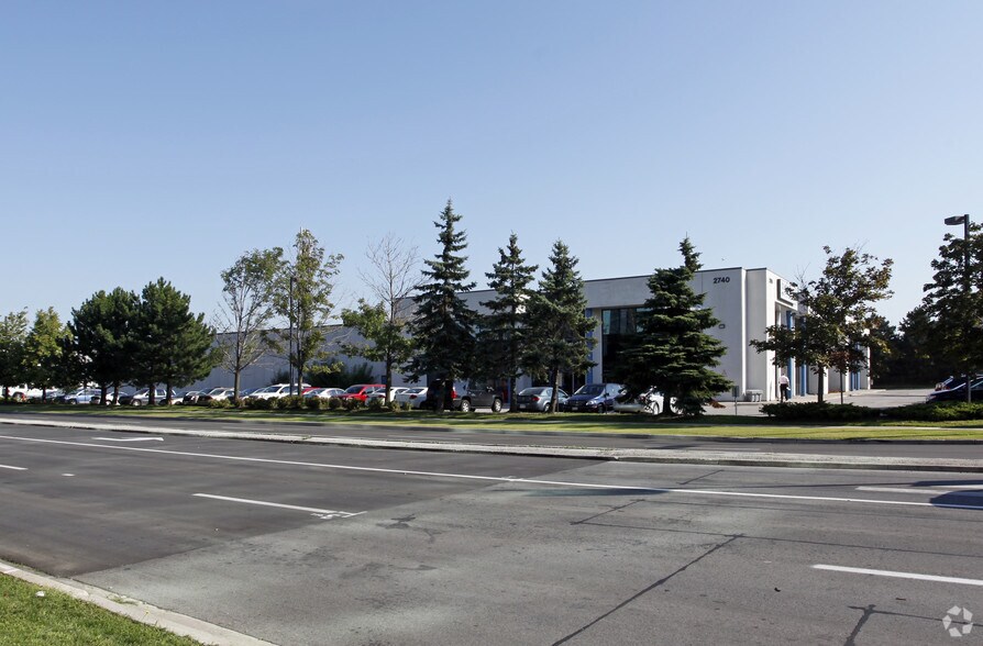 2740 Matheson Blvd E, Mississauga, ON for lease - Building Photo - Image 3 of 10