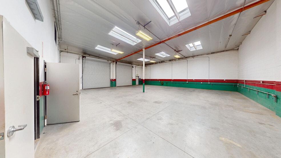 2345 Walnut Ave, Signal Hill, CA for lease - Building Photo - Image 3 of 8