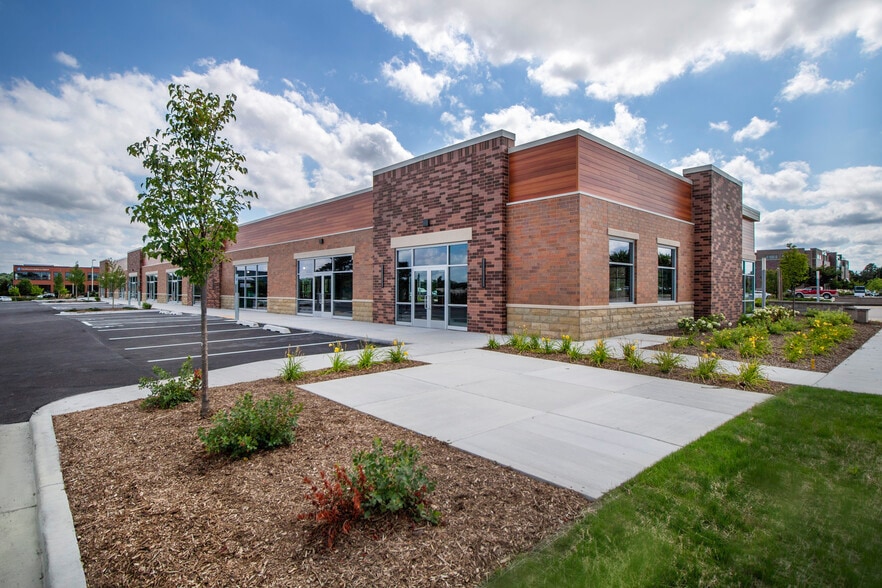 350 Discovery Dr, Brookfield, WI for lease - Building Photo - Image 2 of 9