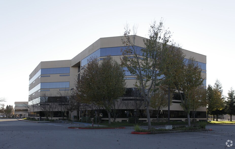 5341 Old Redwood Hwy, Petaluma, CA for lease - Building Photo - Image 1 of 14