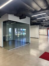 6914 Canby Ave, Reseda, CA for lease Interior Photo- Image 1 of 6