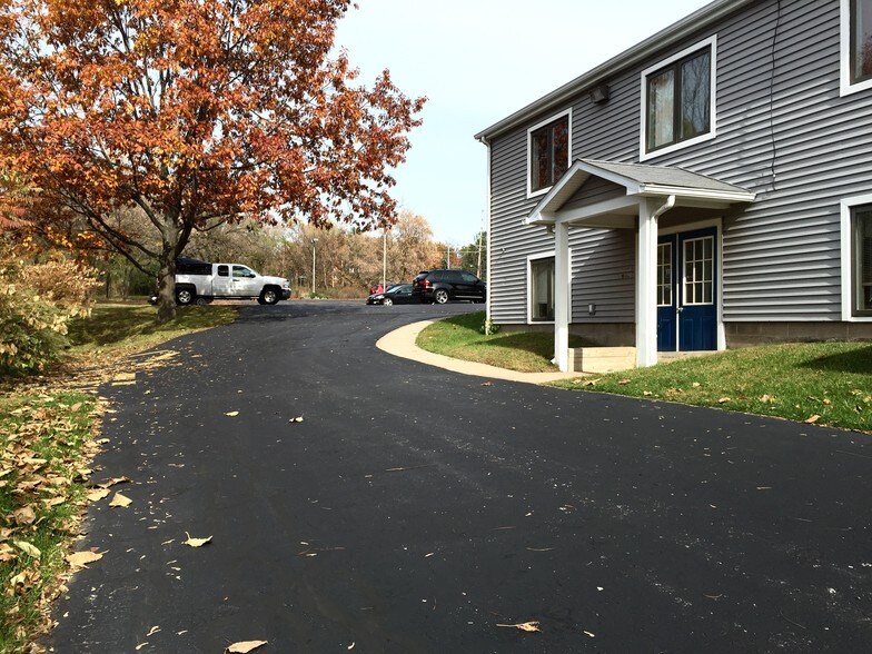 668 Phillips Rd, Victor, NY à louer - Photo du bâtiment - Image 1 de 5