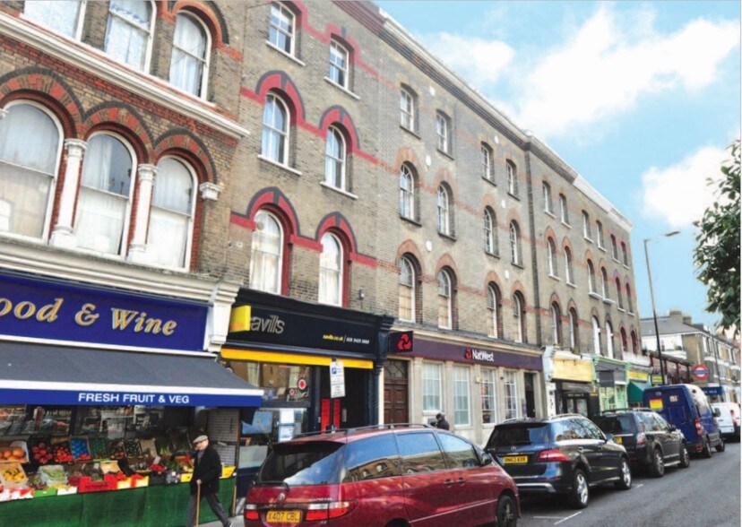 302 Elgin Ave, Londres à louer - Photo du bâtiment - Image 2 de 2