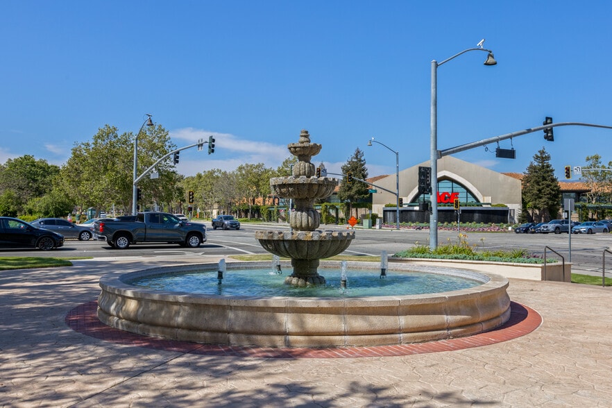 2619-2795 Tapo Canyon Rd, Simi Valley, CA for lease - Building Photo - Image 2 of 5