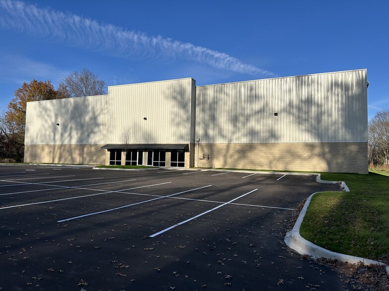 6451 Ladd Ave, Louisville, KY for lease - Building Photo - Image 1 of 6