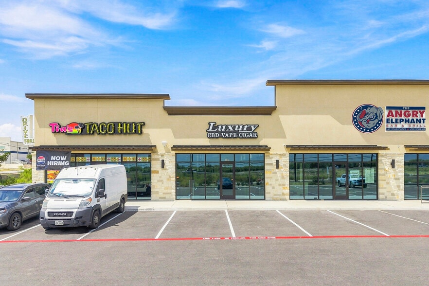 7038 N Loop 1604, San Antonio, TX for sale - Building Photo - Image 3 of 5