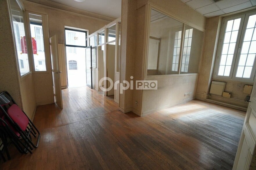 Office in Dijon for sale - Interior Photo - Image 1 of 7