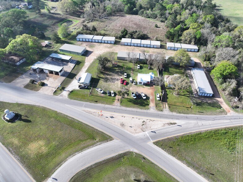 839 Highway 159 W, Bellville, TX à vendre - Photo du bâtiment - Image 3 de 10