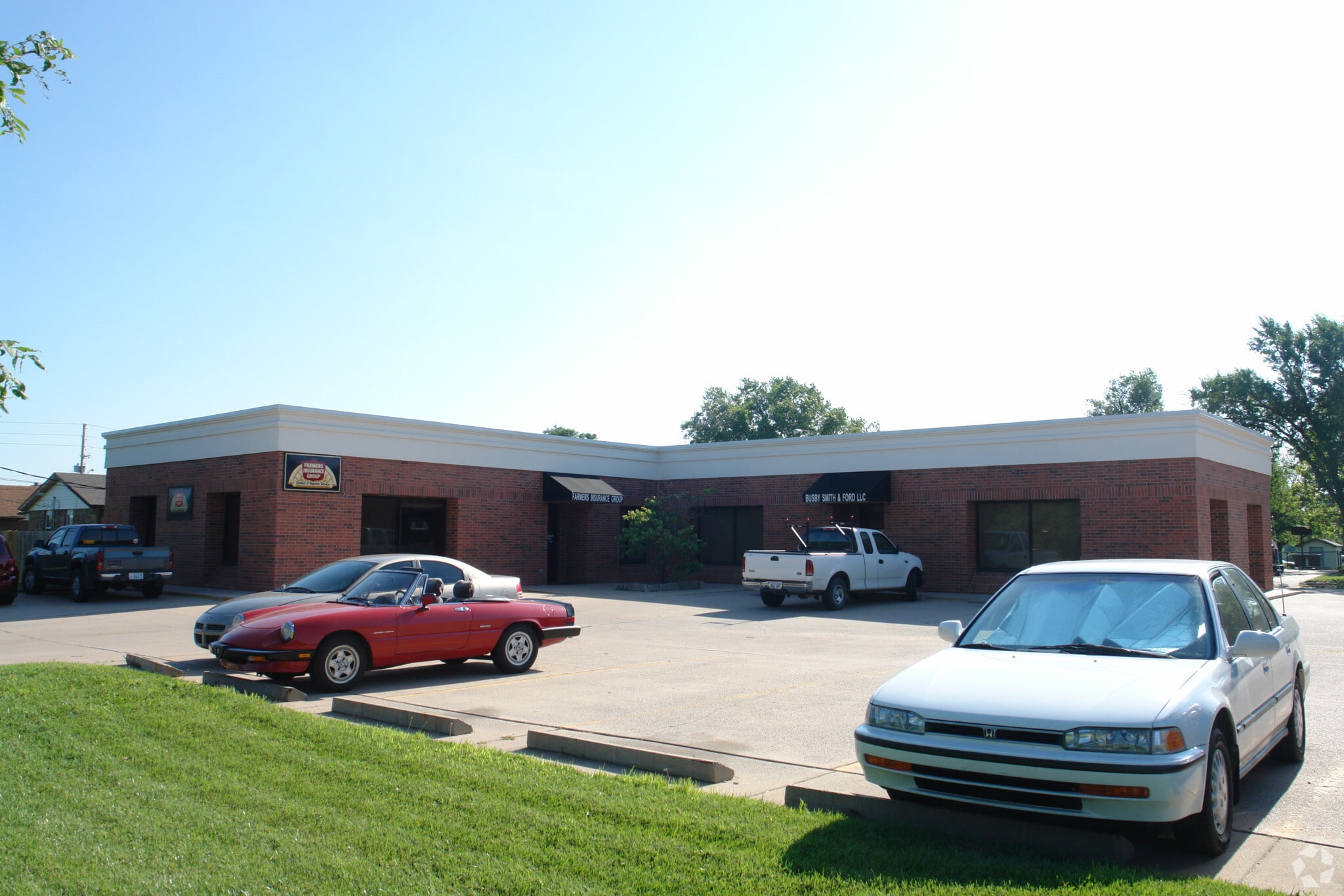 534 N Ridge Rd, Wichita, KS for sale Primary Photo- Image 1 of 1