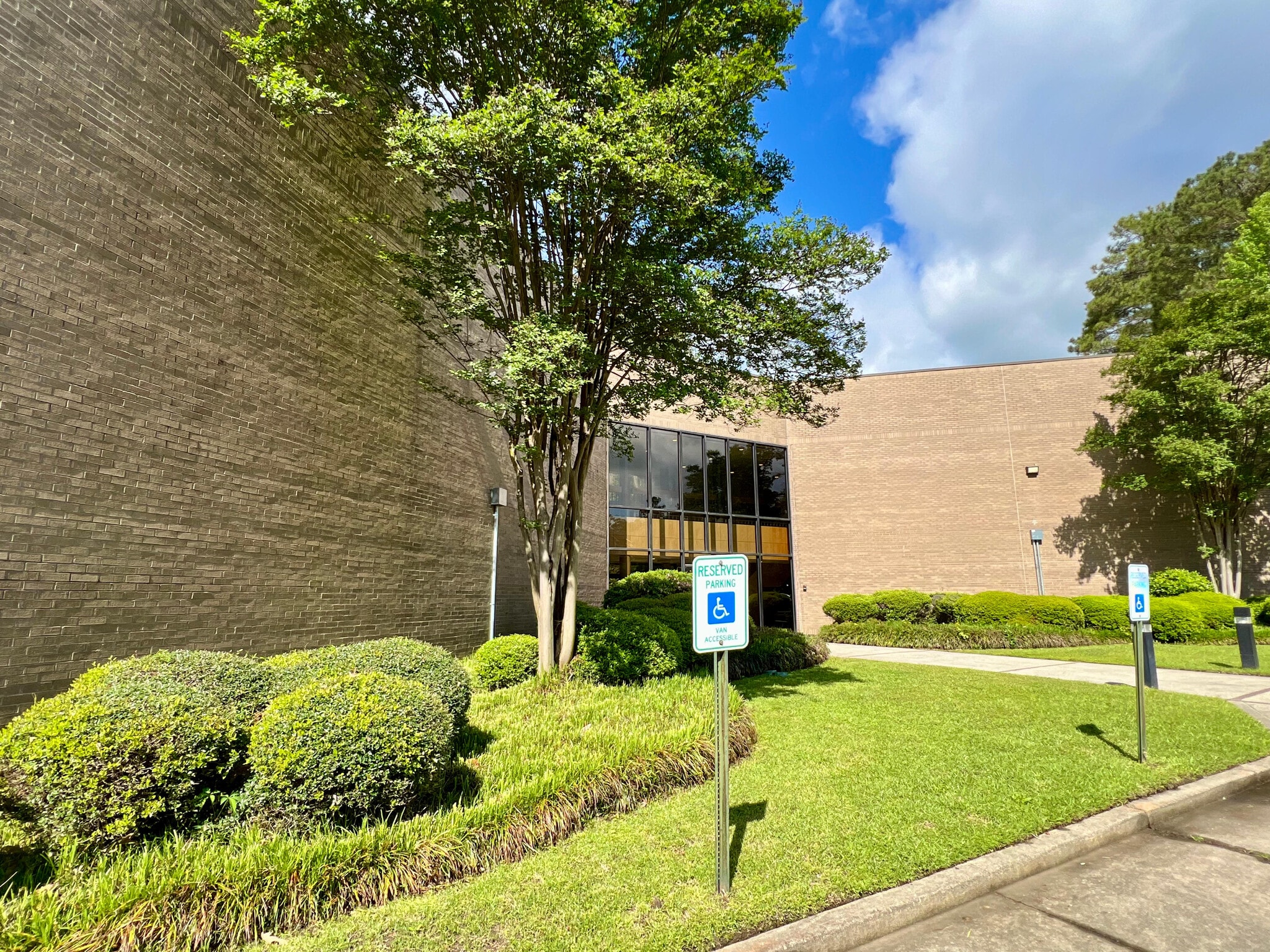 1 Harbison Way, Columbia, SC for lease Building Photo- Image 1 of 6