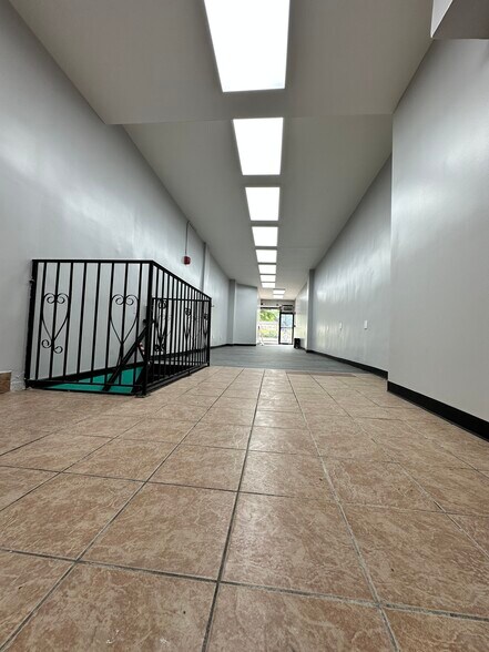 2391-2395 Grand Concourse, Bronx, NY à louer - Photo du bâtiment - Image 3 de 5