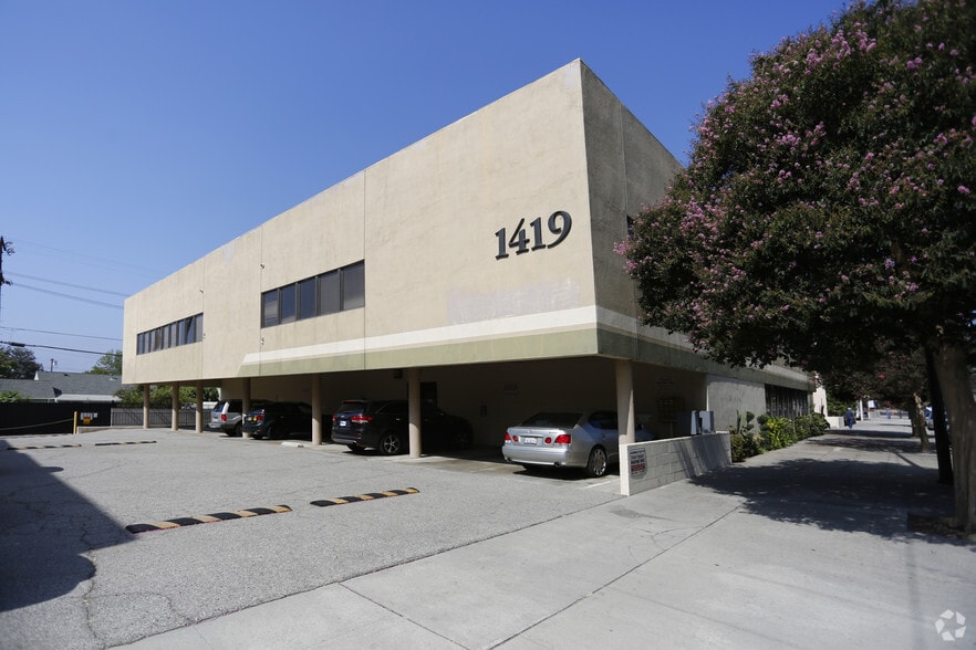 1419 N San Fernando Blvd, Burbank, CA à louer - Photo du bâtiment - Image 3 de 14