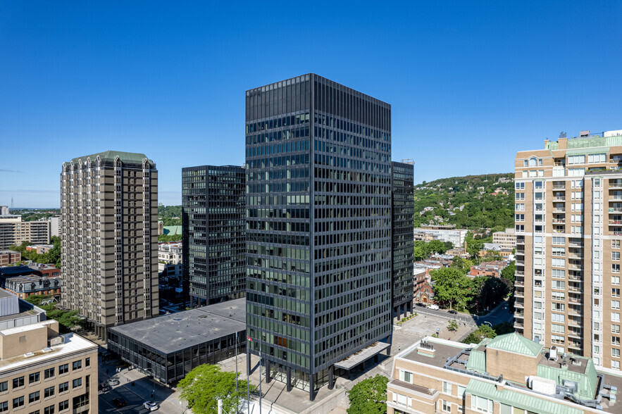 1 Car Westmount, Westmount, QC for lease - Primary Photo - Image 1 of 8