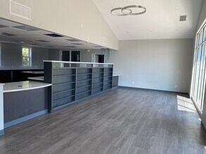 8083 Vineyard Pky, Kalamazoo, MI for lease Interior Photo- Image 2 of 13
