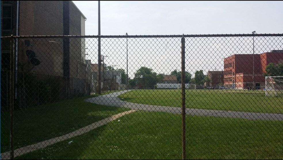 3245 W 23rd St, Chicago, IL à vendre - Photo du bâtiment - Image 2 de 2