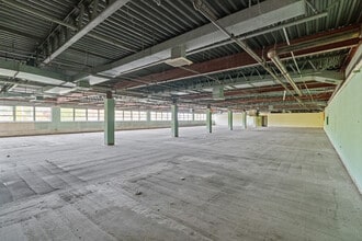 26 Sears Way, West Springfield, MA à louer Photo du bâtiment- Image 1 de 2