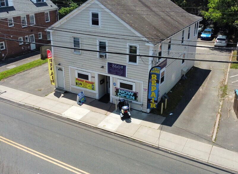 208 Spruce St, Manchester, CT for sale - Aerial - Image 1 of 1