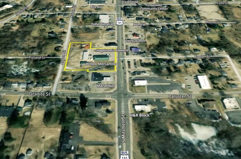 916 S Mitchell St, Cadillac, MI à vendre - Photo du bâtiment - Image 3 de 41