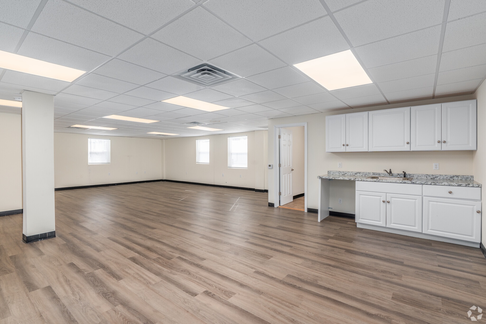 116-120 Monahan Ave, Dunmore, PA à louer Photo intérieure- Image 1 de 2