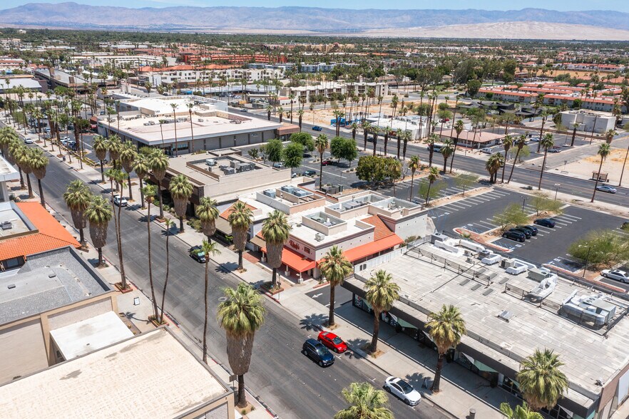 450 S Palm Canyon Dr, Palm Springs, CA à louer - Photo du bâtiment - Image 3 de 7