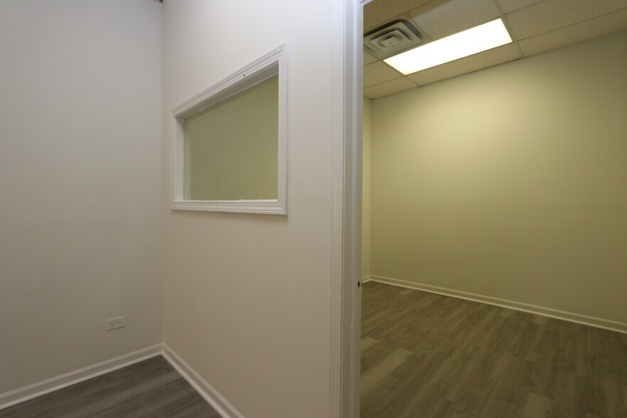 4347 W Fullerton Ave, Chicago, IL à louer - Photo du bâtiment - Image 3 de 3