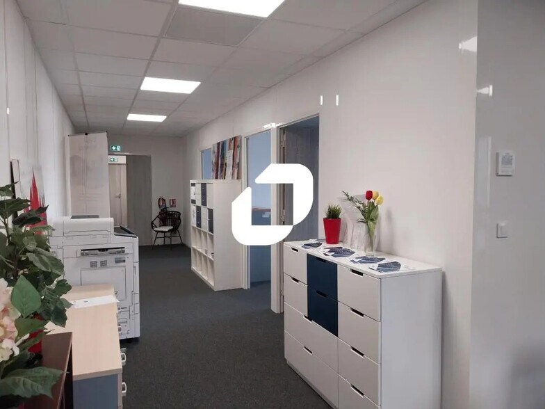 1 Rue Newton, La Chapelle-sur-Erdre à louer - Photo intérieure - Image 2 de 10