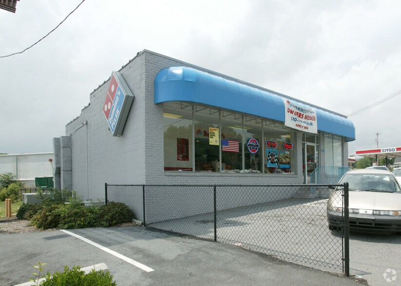 435 N Pleasantburg Dr, Greenville, SC à louer - Photo du bâtiment - Image 2 de 9
