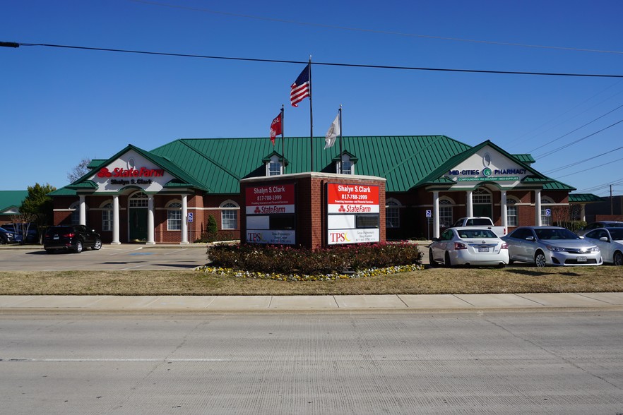 2000 Precinct Line Rd, Hurst, TX for lease - Building Photo - Image 3 of 7
