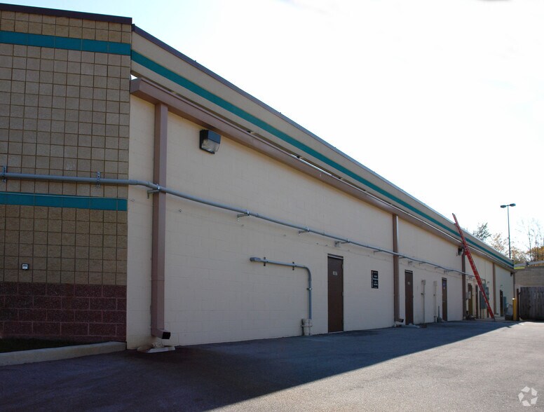 1001-1023 Crossroads Pl, High Ridge, MO à louer - Photo du bâtiment - Image 2 de 6