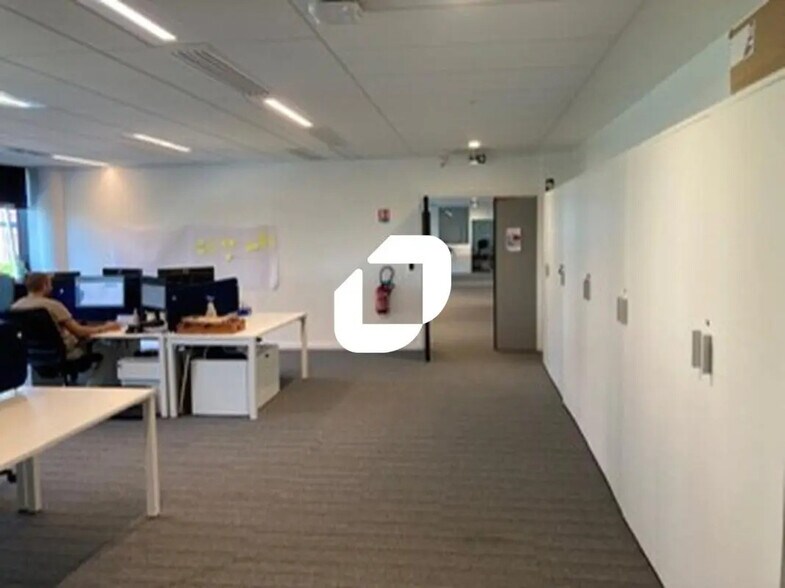 Bureau dans Maisons-Alfort à louer - Photo intérieure - Image 3 de 4