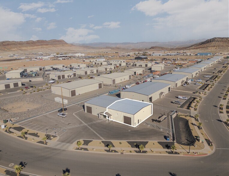 839 S Regional Park Rd, Hurricane, UT à louer - Photo du bâtiment - Image 1 de 5