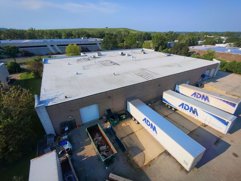 40 Seaview Blvd, Port Washington, NY à louer - Photo du bâtiment - Image 2 de 6