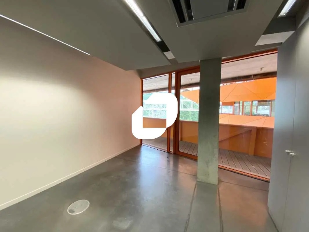 42 Quai Rambaud, Lyon for lease Interior Photo- Image 1 of 10